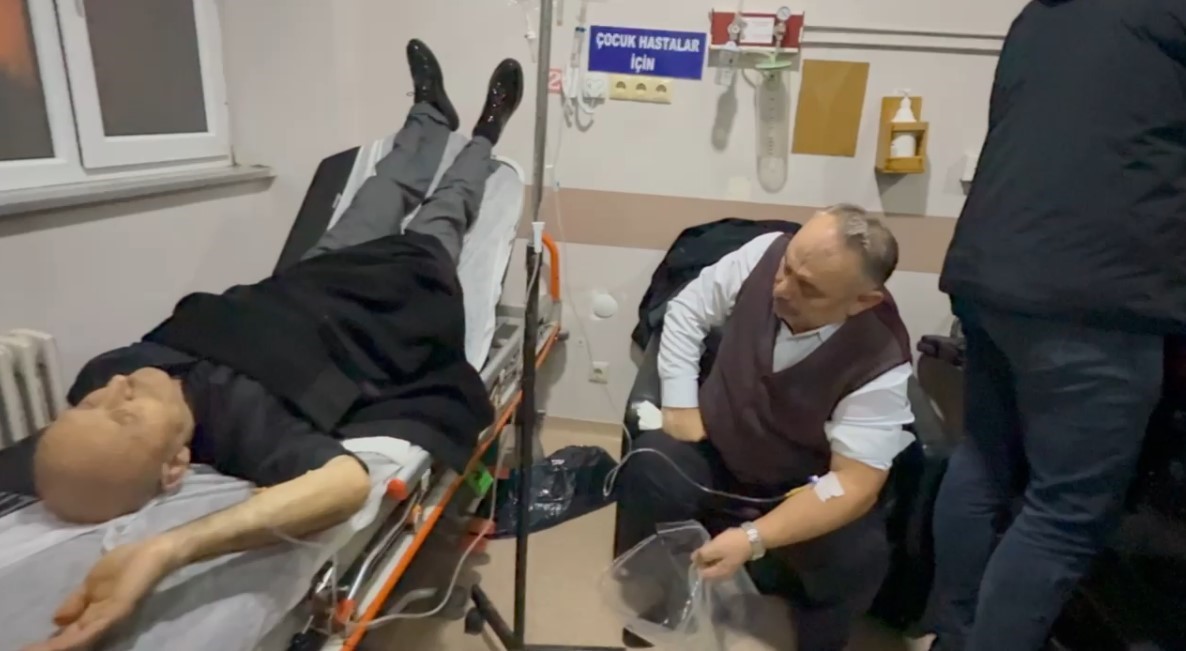 Trabzon’da düğün yemeğinden zehirlenme şüphesi: Yaklaşık 100 kişi hastaneye kaldırıldı 8 trabzonda dugun yemeginden zehirlenme suphesi yaklasik 100 kisi hastaneye kaldirildi 4 FZbZ8Il2