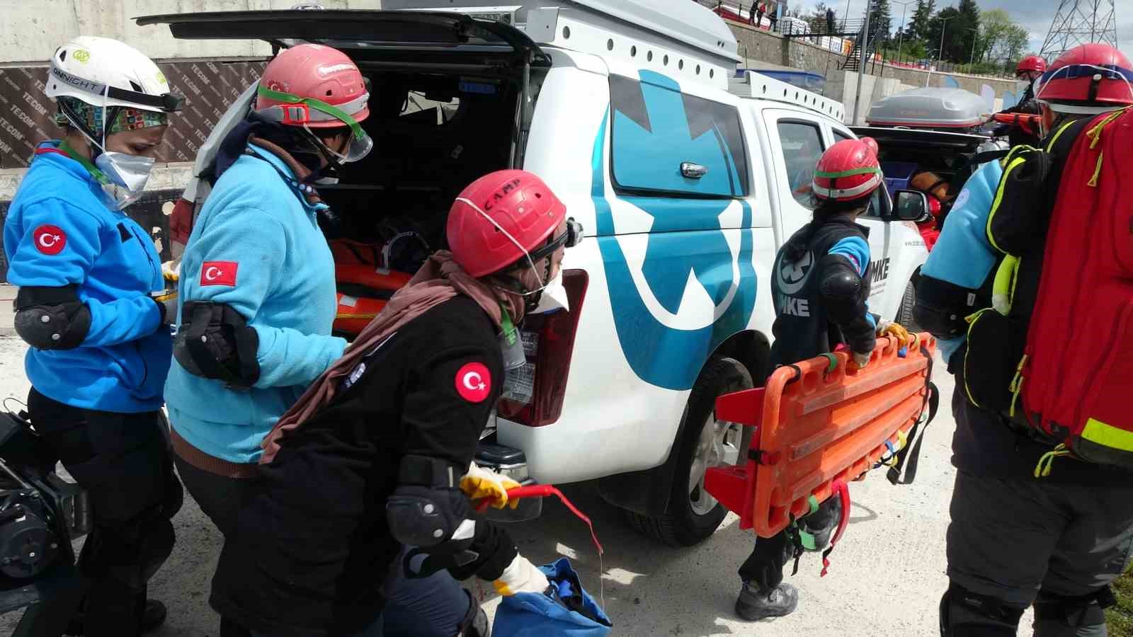 trabzonda gercegi aratmayan deprem tatbikati 4 7yfAp5Vm