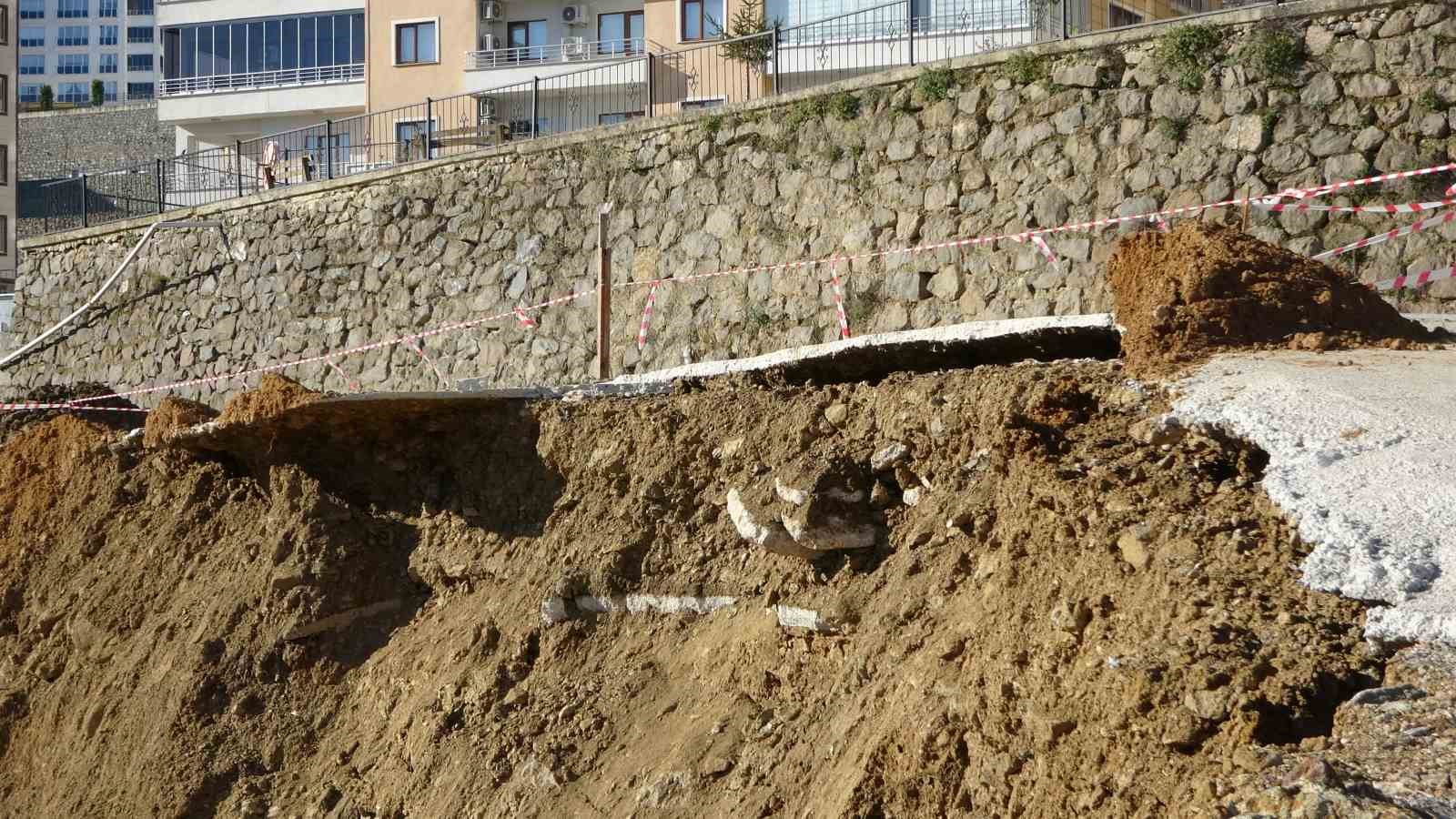 trabzonda kacak hafriyat sahasinda heyelan alarmi 3 w85HKYA8
