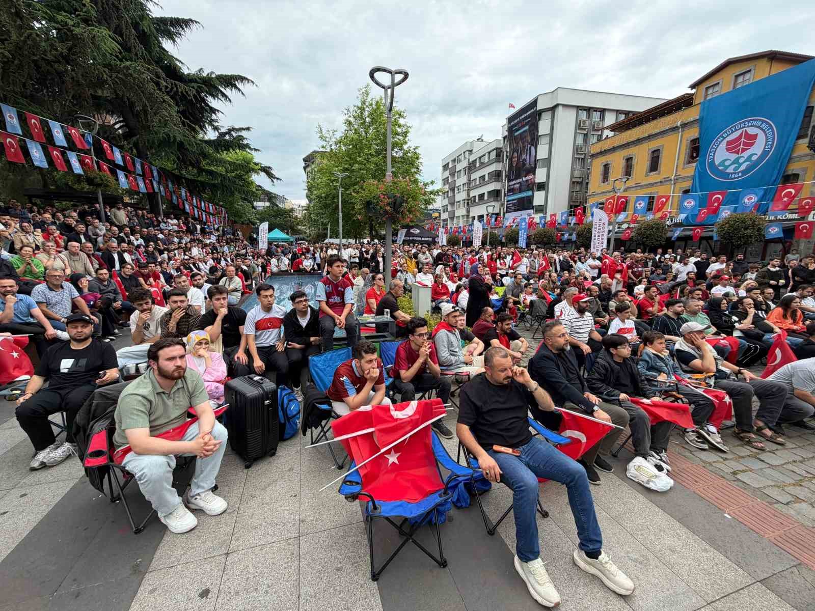 Trabzon’da milli maç heyecanı yerine hüzne bıraktı 4 trabzonda milli mac heyecani yerine huzne birakti 0 8PgUkq5R