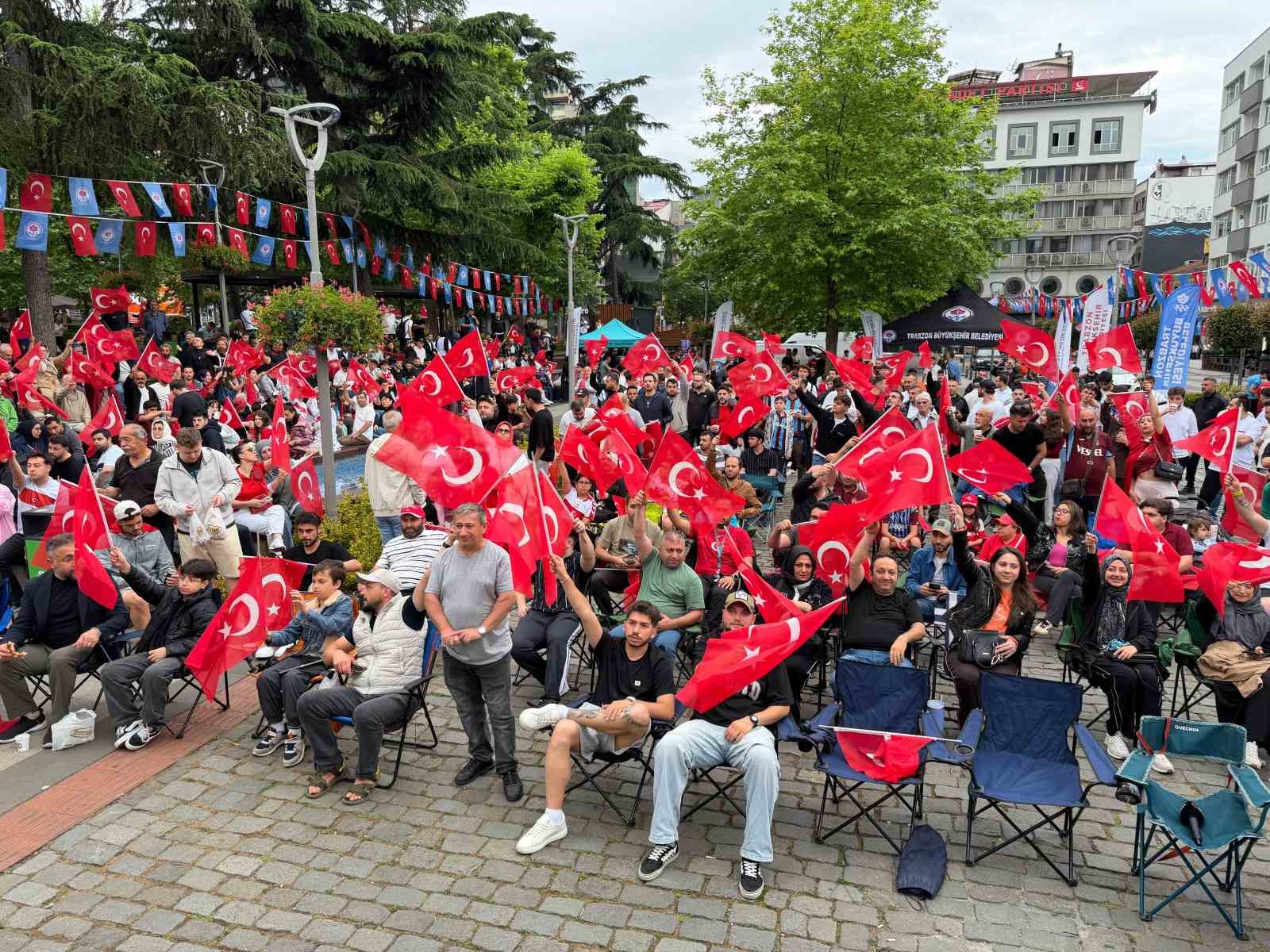 Trabzon’da milli maç heyecanı yerine hüzne bıraktı 11 trabzonda milli mac heyecani yerine huzne birakti 7 hmdLcgf1