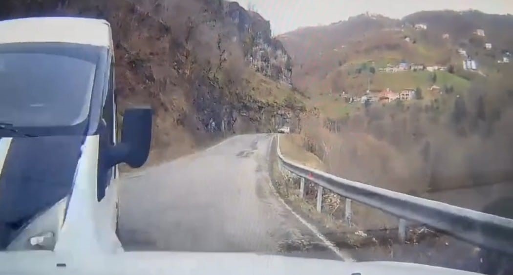 trabzonda ogrenci servisi kazasi kamerada 2 8nz2rLzT