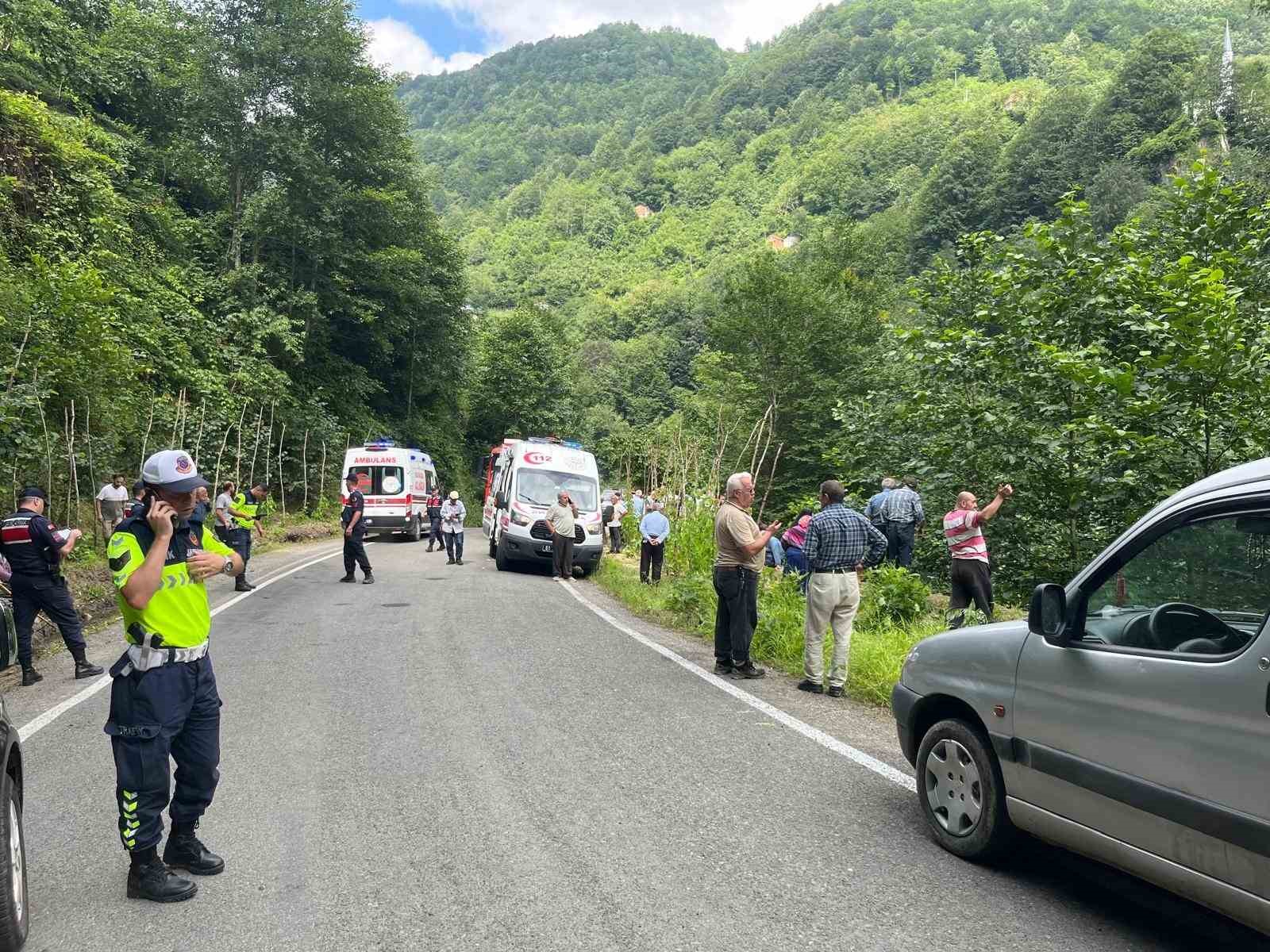 Trabzon’da trafik kazası: 1 ölü, 5 yaralı 5 trabzonda trafik kazasi 1 olu 5 yarali 1 gjW5wjWX