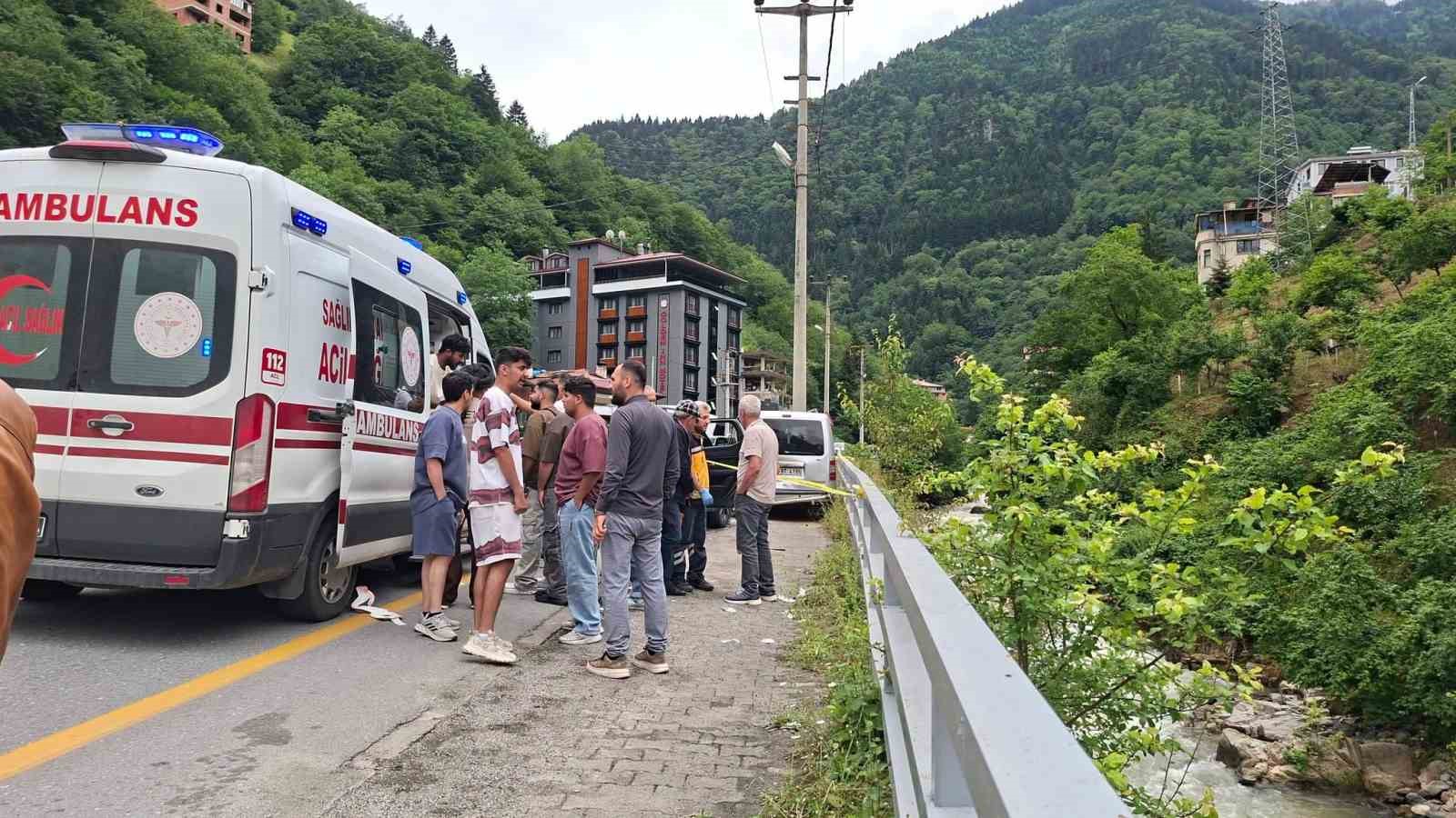 trabzonda trafik kazasi 7 arap turist yarali 0 kgnzzqGF