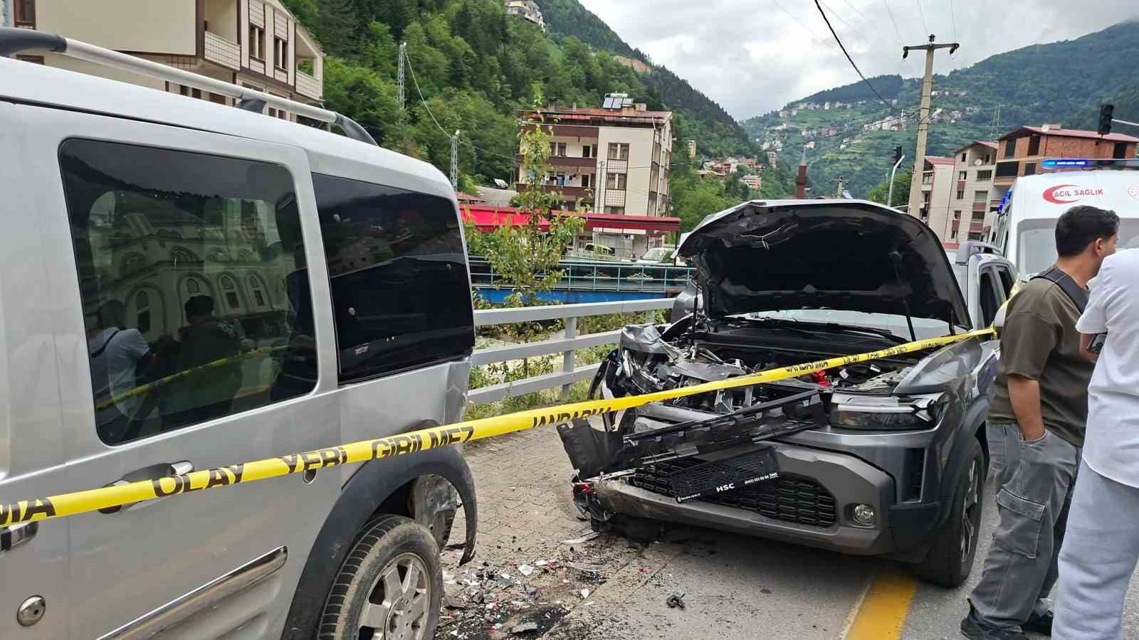 trabzonda trafik kazasi 7 arap turist yarali 2 UcMM9CNg