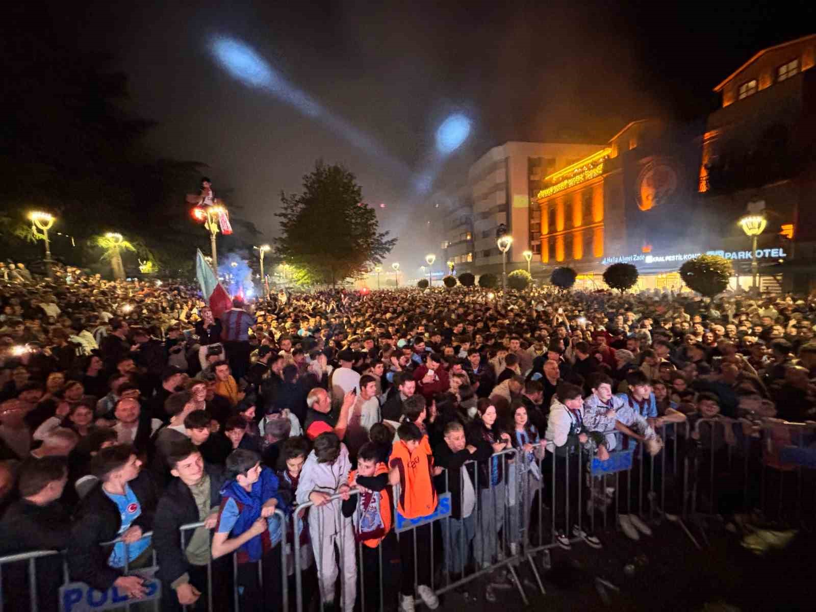 trabzonda turkiye kupasi coskusu 6 LNVqu5yl