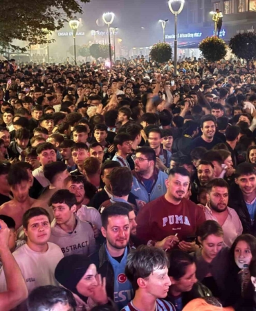 trabzonda-turkiye-kupasi-coskusu-Fa8g7RVK.jpg