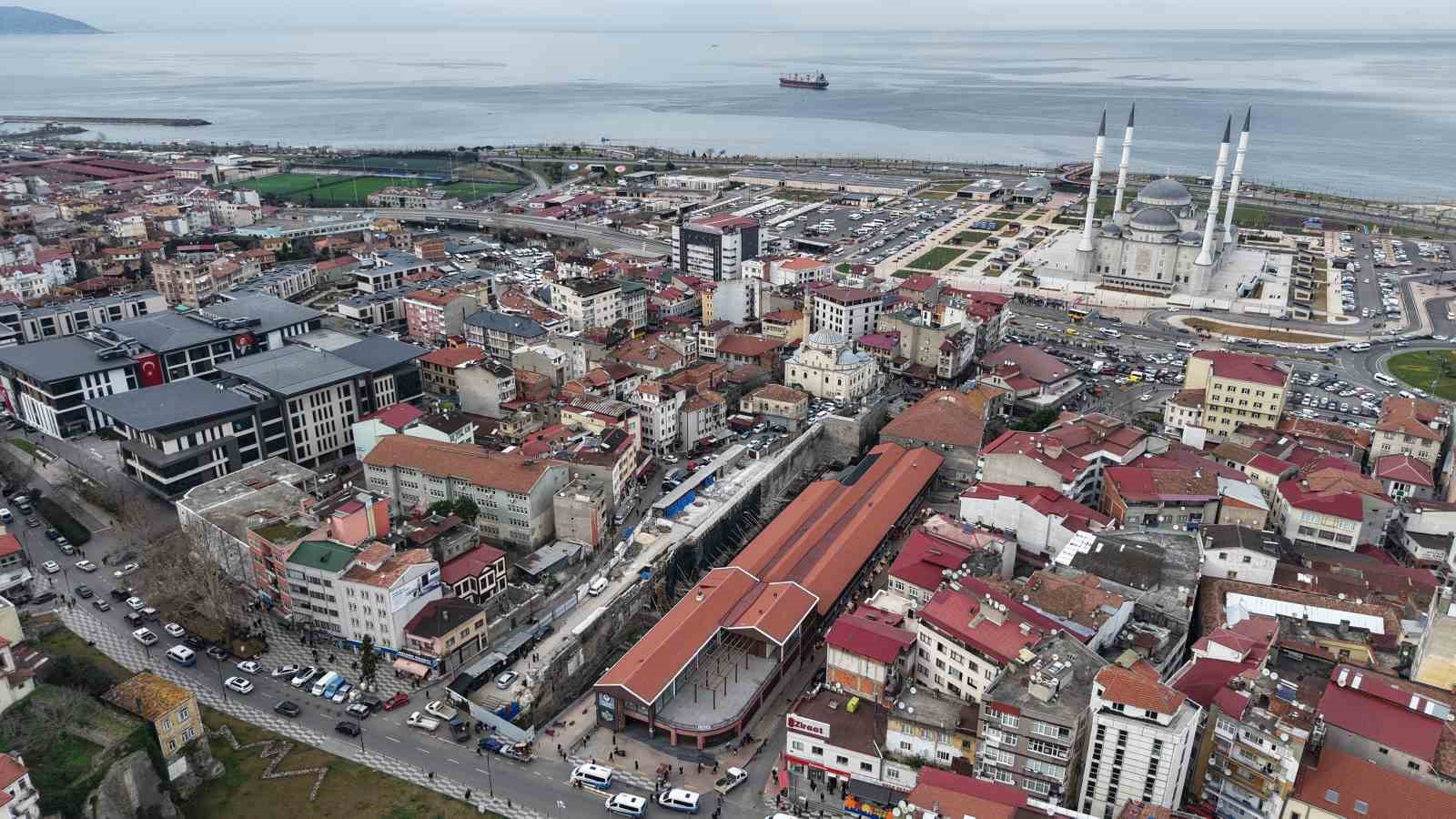 trabzonda zeminin 8 metre altindan dere limani cikti 23 OerIR271