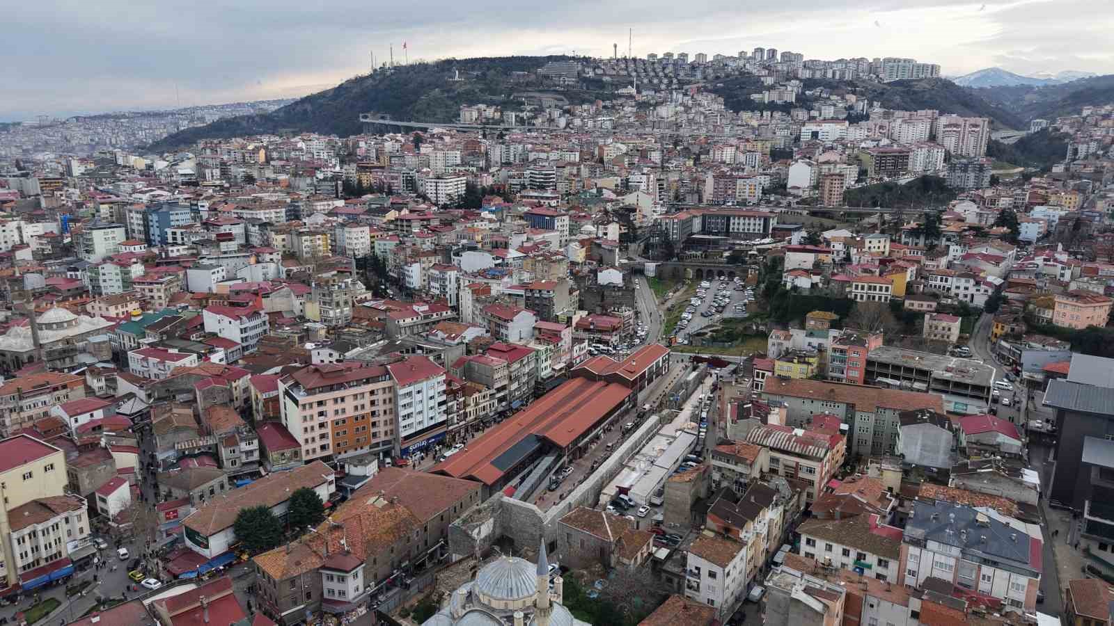 trabzonda zeminin 8 metre altindan dere limani cikti 24 5MlWAie2