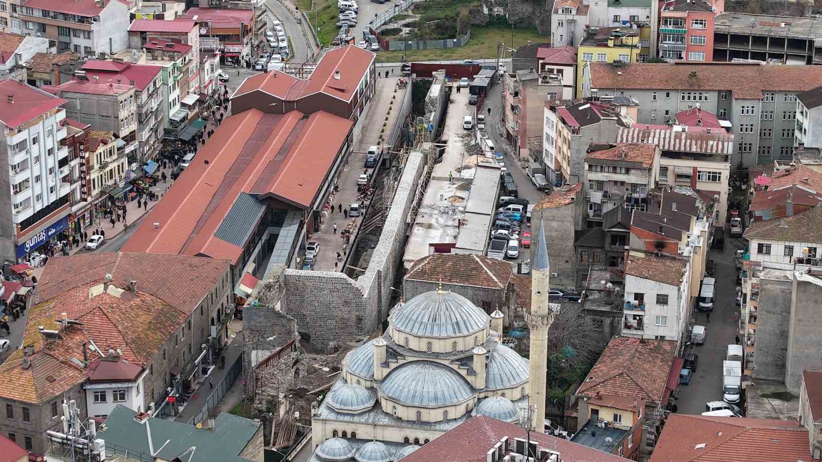 trabzonda zeminin 8 metre altindan dere limani cikti 25 apgPKMuJ