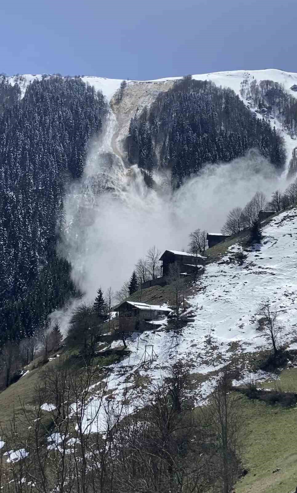 trabzondaki cig ani cep telefonu kamerasina yansidi 1 bRAt8aA8