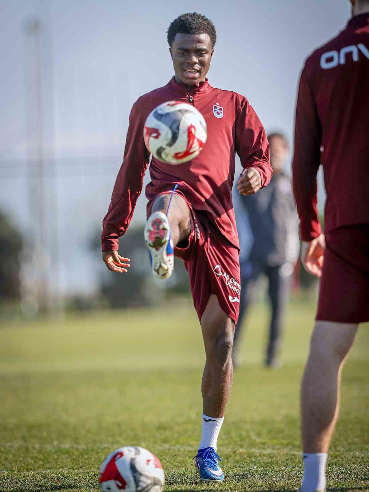 trabzonspor antalyaya gitti 1 JBs1Ywvf