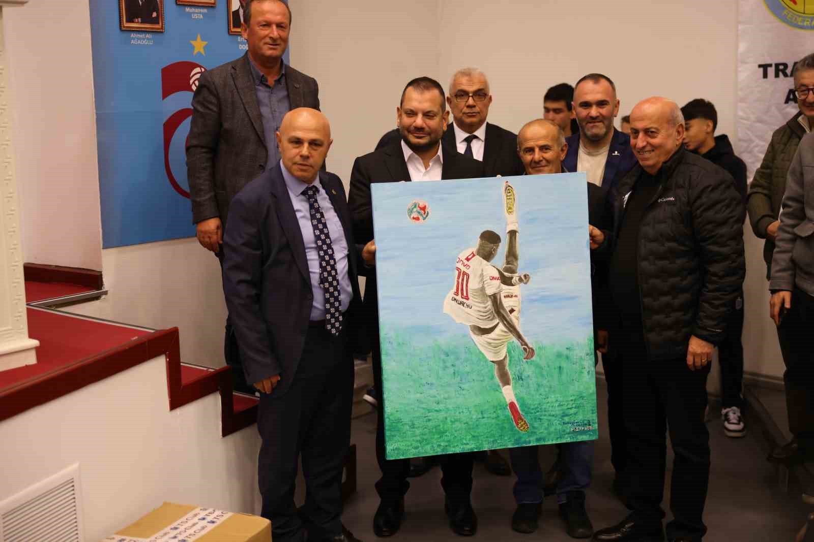 trabzonspor baskani ertugrul dogan amator kuluplere malzeme yardim torenine katildi 3 AMsGUEKK