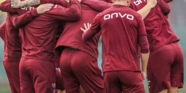 trabzonspor-besiktas-maci-oncesi-kenetlendi-xqPJVqm6.jpg