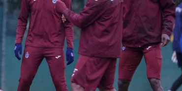 trabzonspor-evinde-yikilmiyor-qHiQSmeF.jpg