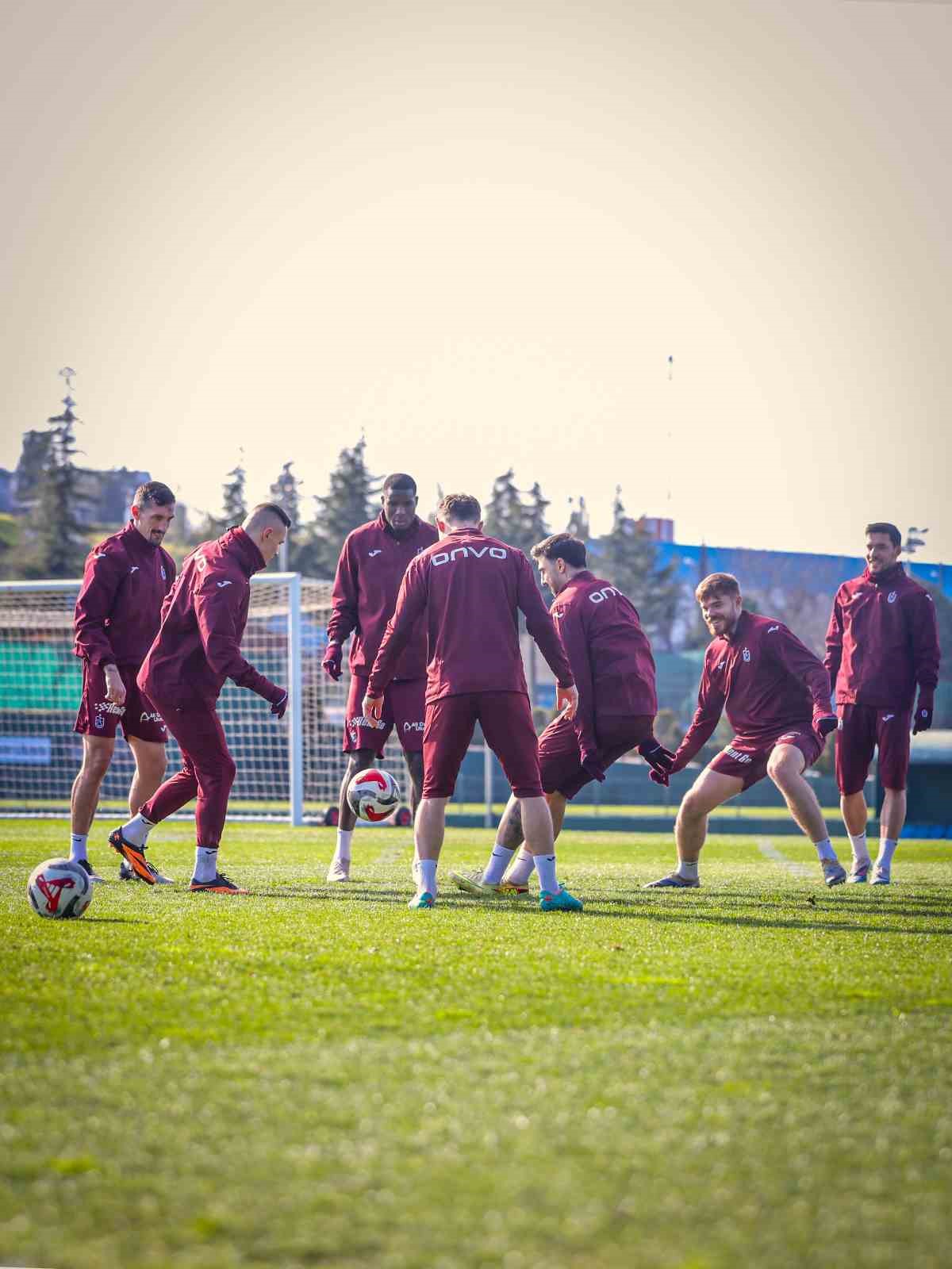 trabzonspor fatih karagumruk maci hazirliklarini surdurdu 2 kd8vBqTY