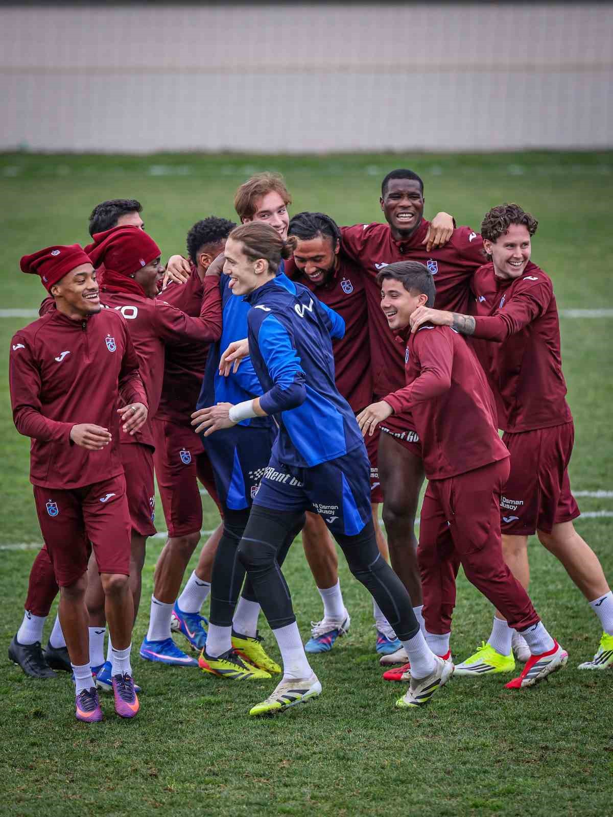 Trabzonspor, Fenerbahçe maçı hazırlıklarını tamamladı 5 trabzonspor fenerbahce maci hazirliklarini tamamladi 1 BWu79ZsX