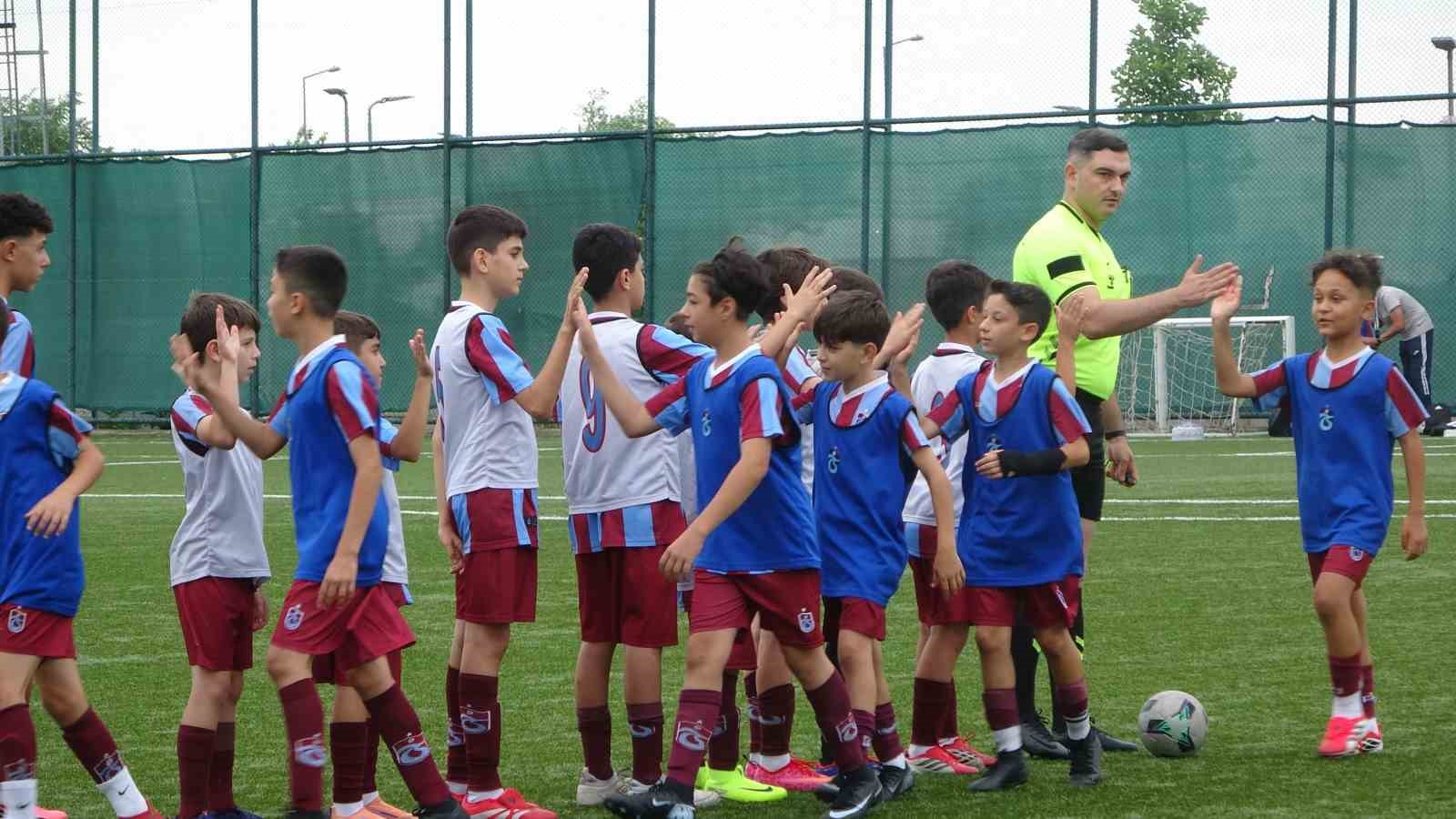 trabzonspor futbol okullari yaz kampi basladi 4 DBcBDEeV