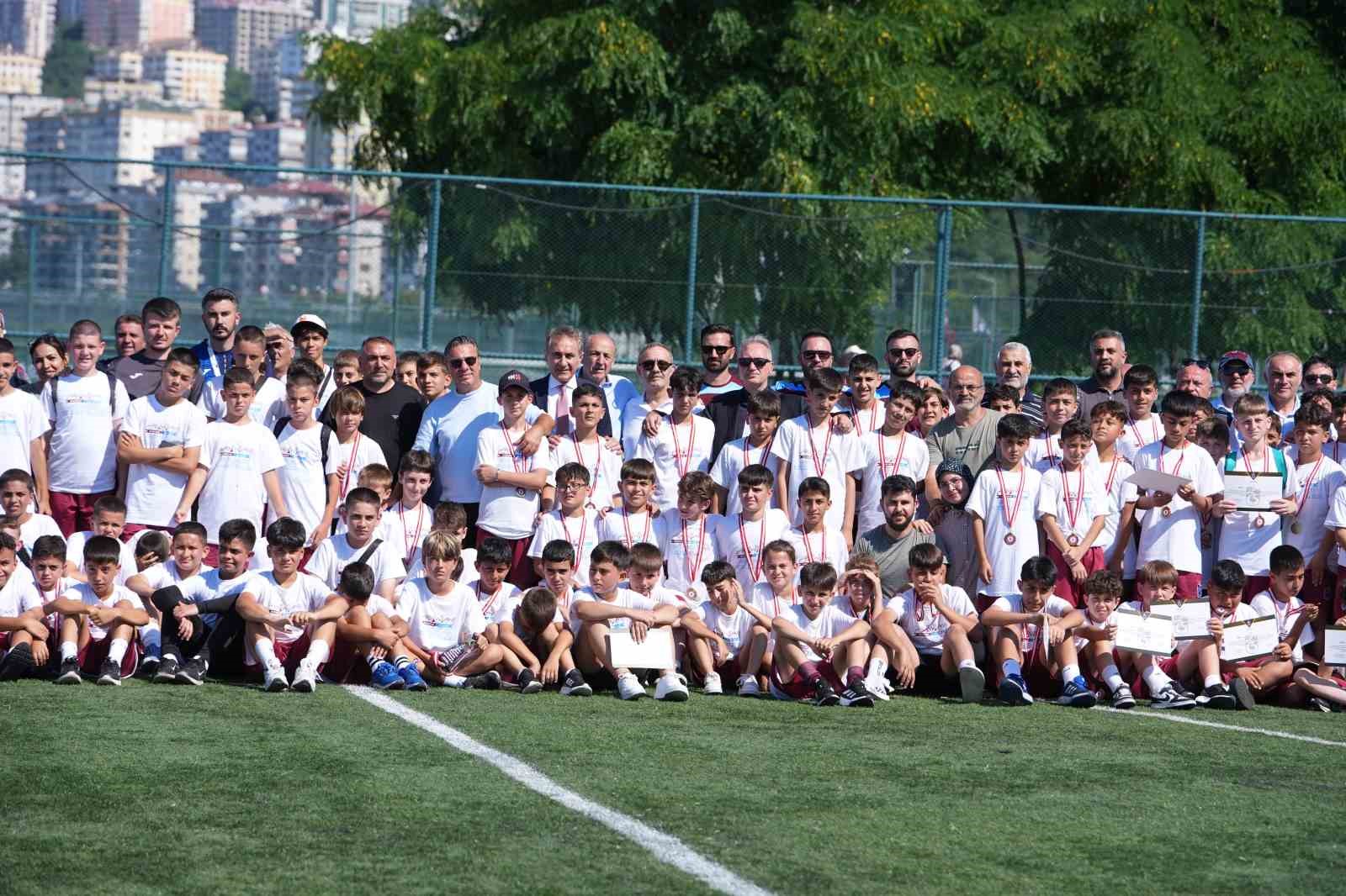 trabzonspor futbol okullari yaz kampi sona erdi 0 kRSVZVmV