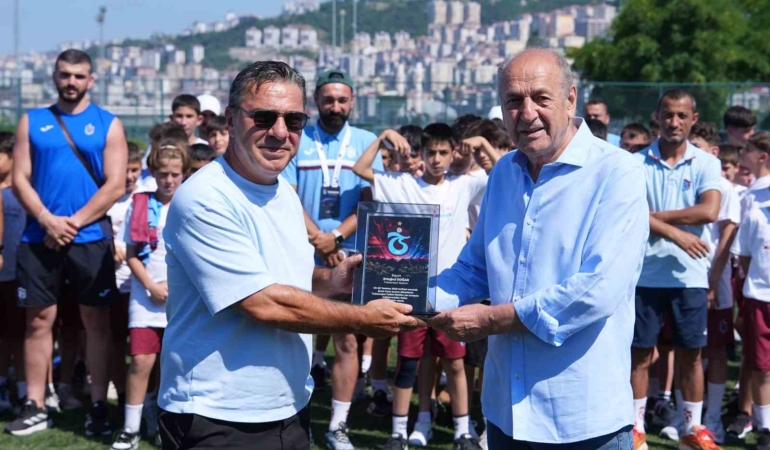 trabzonspor-futbol-okullari-yaz-kampi-sona-erdi-KM6lRA2F.jpg