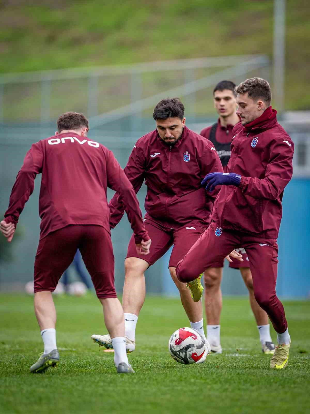 Trabzonspor, Göztepe maçı hazırlıklarını sürdürdü 7 trabzonspor goztepe maci hazirliklarini surdurdu 3 P58VvGS6