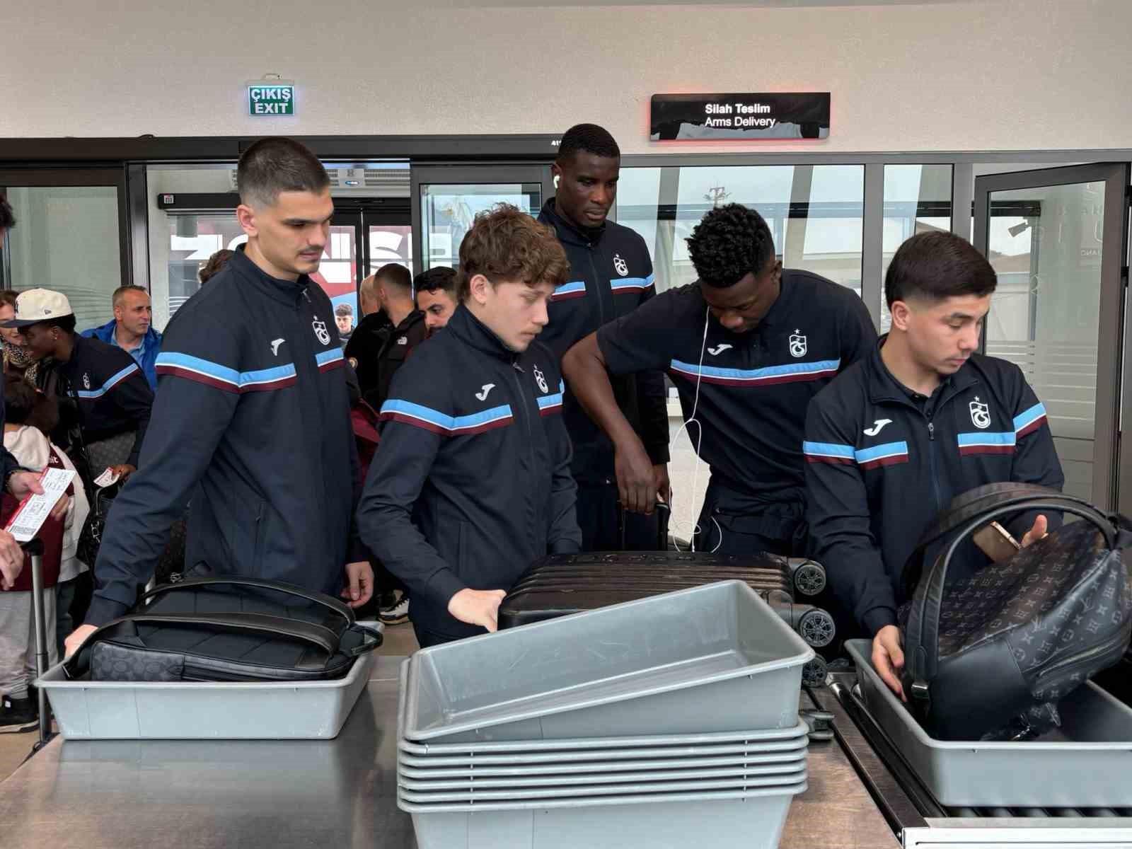 trabzonspor istanbula gitti 0 c7ZSIcv7