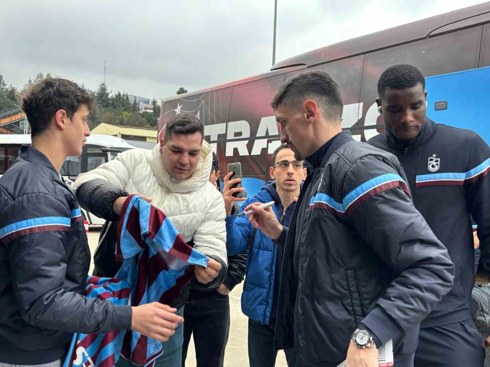 trabzonspor istanbula gitti 1 VHzfZHc7