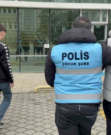 trabzonspor-otobusunu-taslayan-5-kisiye-adli-kontrol-6ZzEQ5WC.jpg