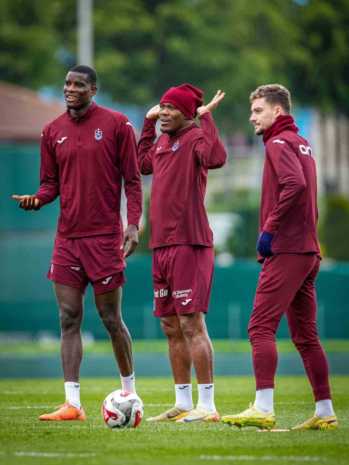 trabzonspor puanlarin yarisini istanbuldan topladi 0 RpmmV4qL