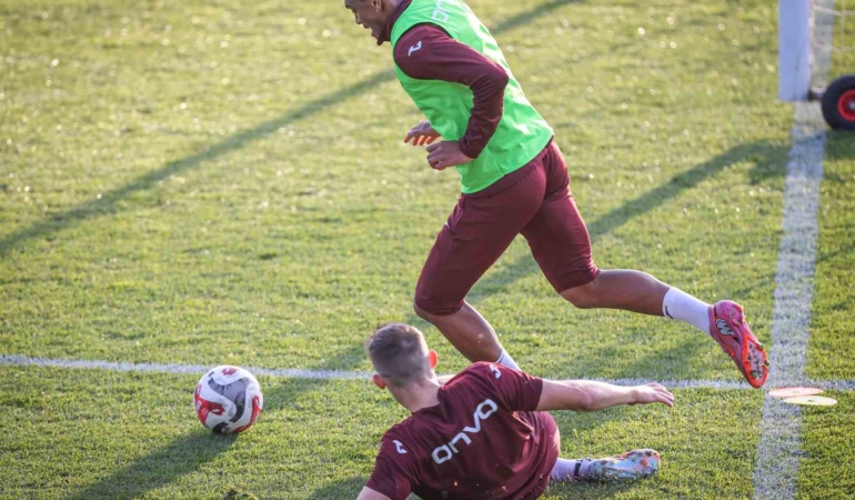 trabzonspor-rams-basaksehir-maci-hazirliklarini-surdurdu-M6dzhBPT.jpg