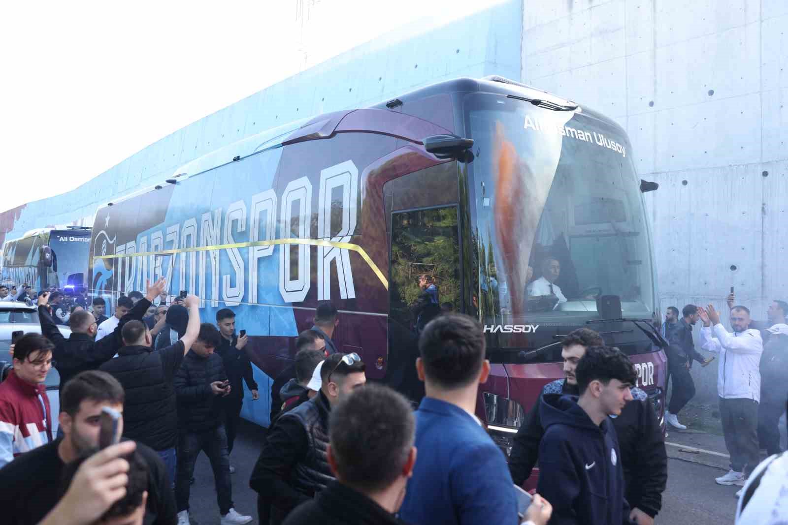 trabzonspor taraftari takimini rize deplasmanina ugurladi 4 a3wuiQD9