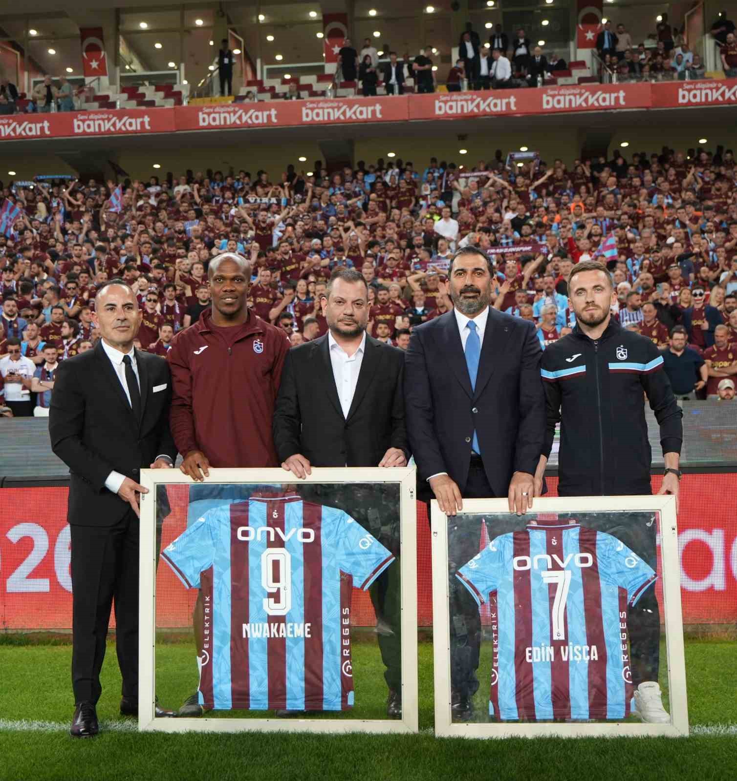 trabzonsporda nwakaeme ve edin visca veda etti 0 ynLMfKYZ