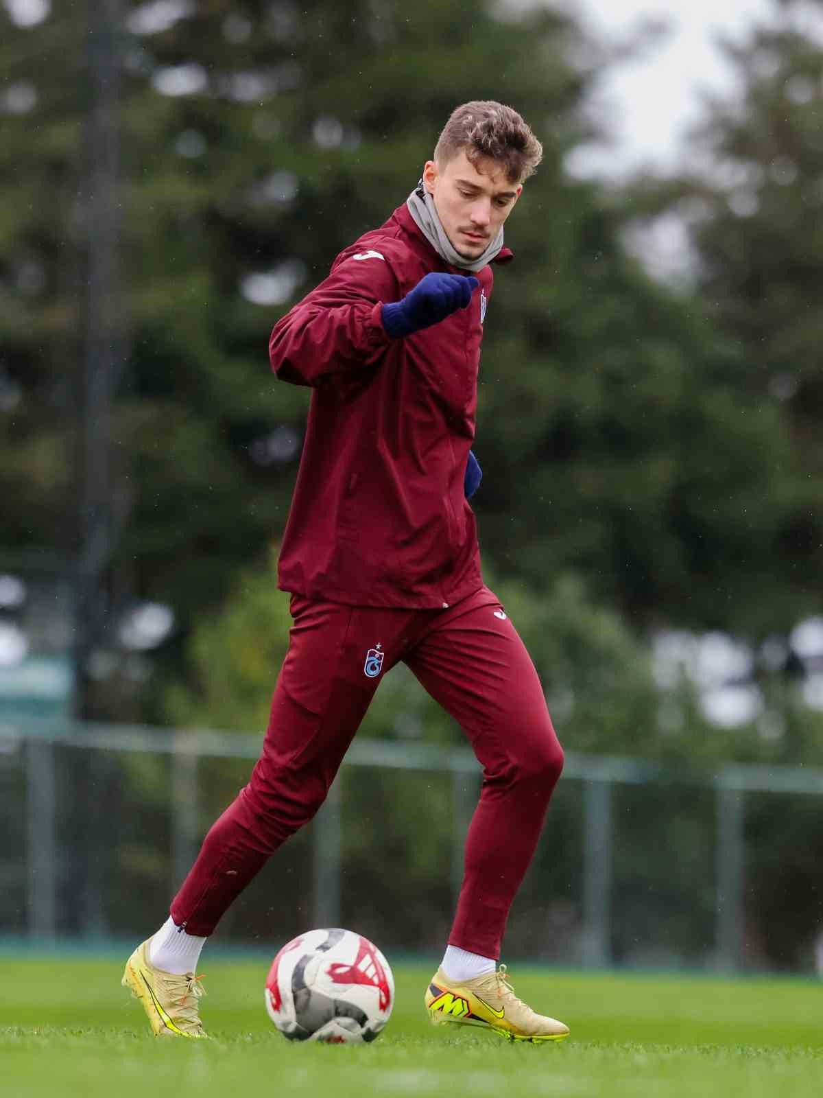 trabzonsporda savic takimla calisti 1 8JLqUuW7