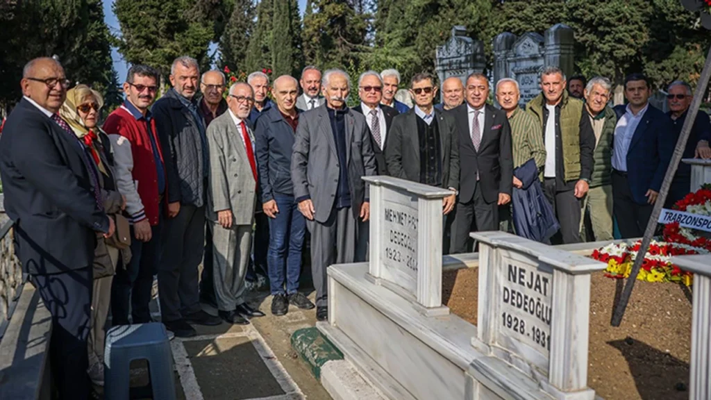 trabzonsporun kurucu baskanlarindan rifat dedeoglu mezari basinda anildi