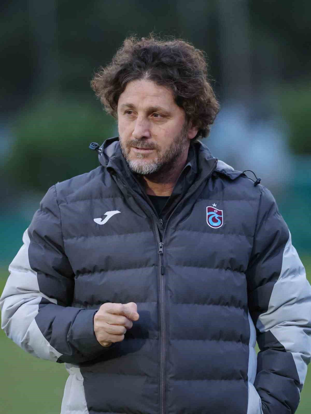 Trabzonspor’un yeni transferi Chibuike Nwaiwu ilk antrenmanına çıktı 8 trabzonsporun yeni transferi chibuike nwaiwu ilk antrenmanina cikti 4 XKpNXvXV