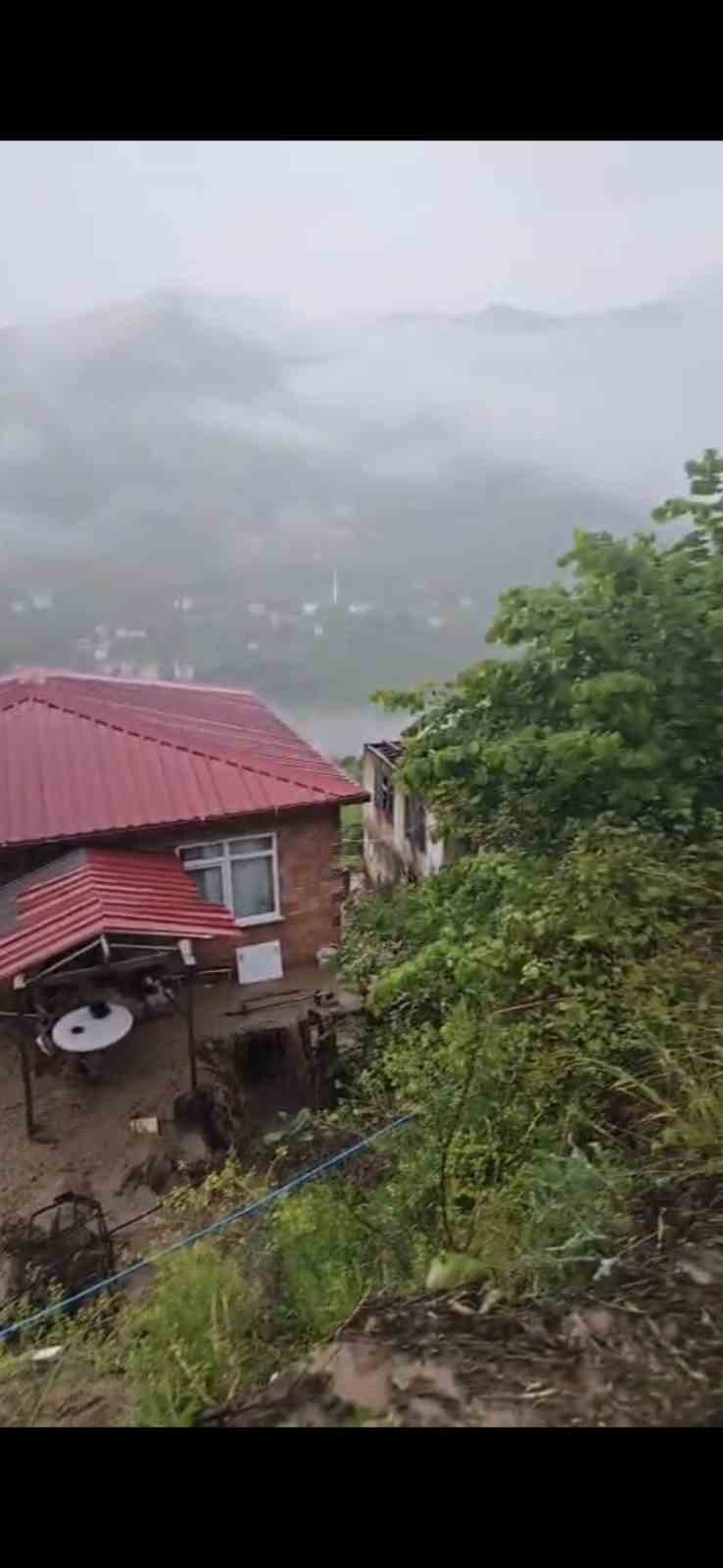 trabzonun arakli ilcesinde siddetli yagis 2 sGZ5f1cG