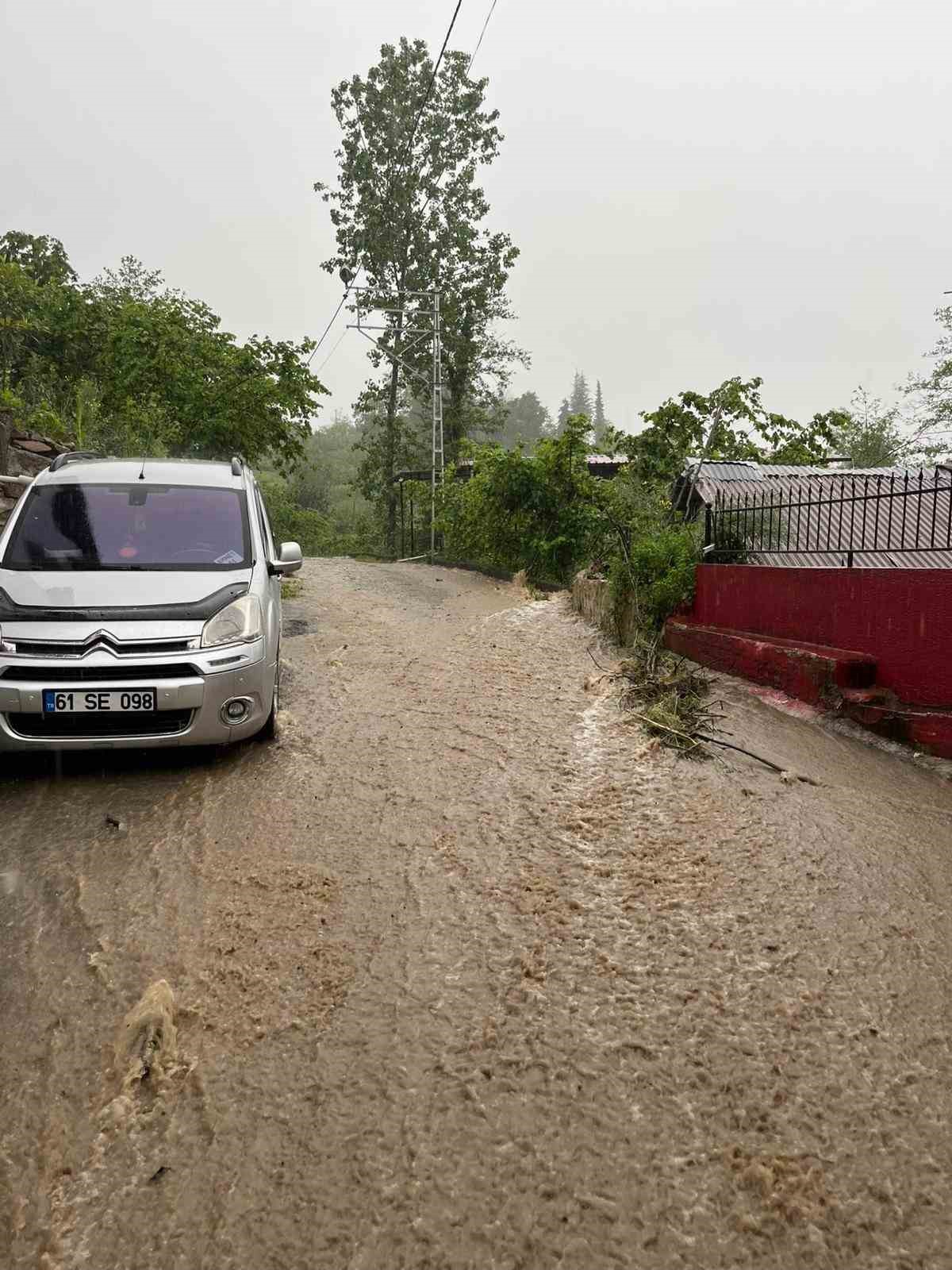 trabzonun arakli ilcesinde siddetli yagis 3
