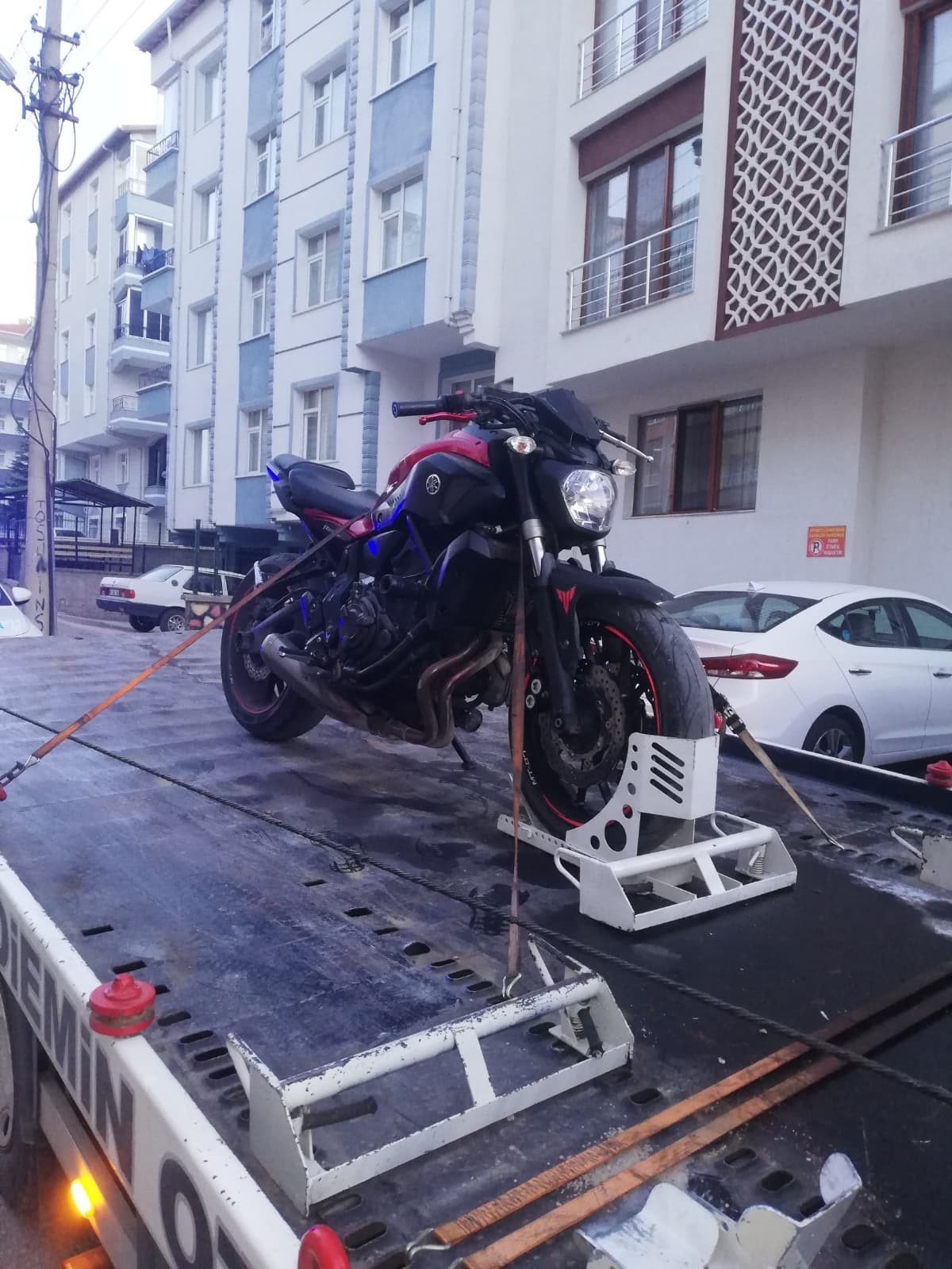trafigi tehlikeliye dusuren motosikletliye 61 bin tl ceza uygulandi 0