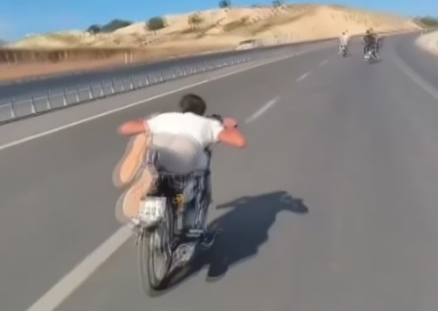 trafigi tehlikeye atan motosiklet suruculerine 138 bin 500 lira ceza 1 XZfKw6CU