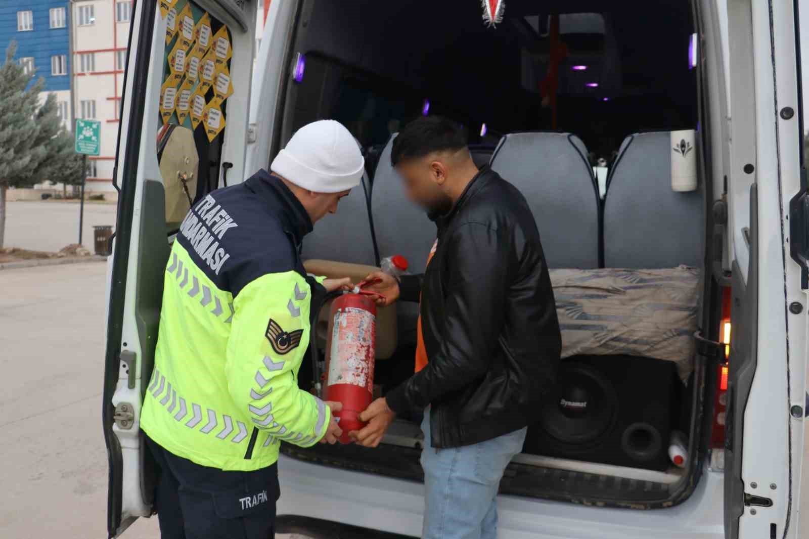 trafik jandarmasi okul servis denetimlerine basladi 2 jgdEk832