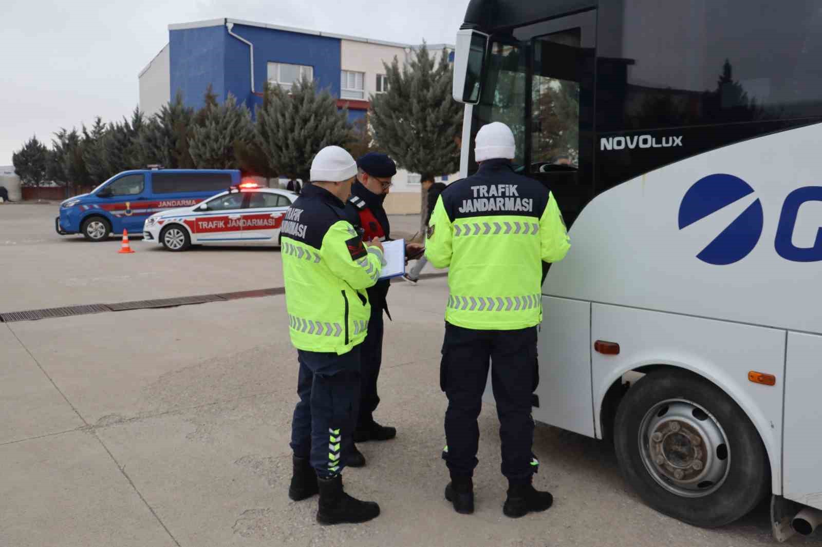 trafik jandarmasi okul servis denetimlerine basladi 4 KkRjEYPR
