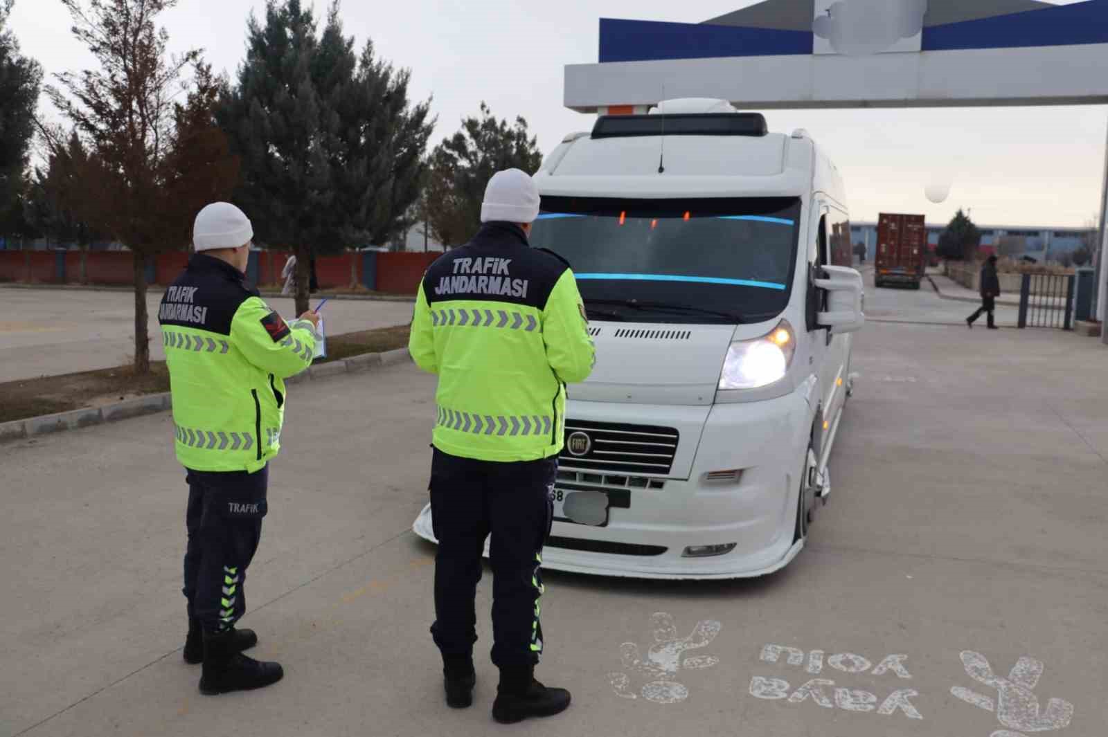 trafik jandarmasi okul servis denetimlerine basladi 5 TSiy2amJ