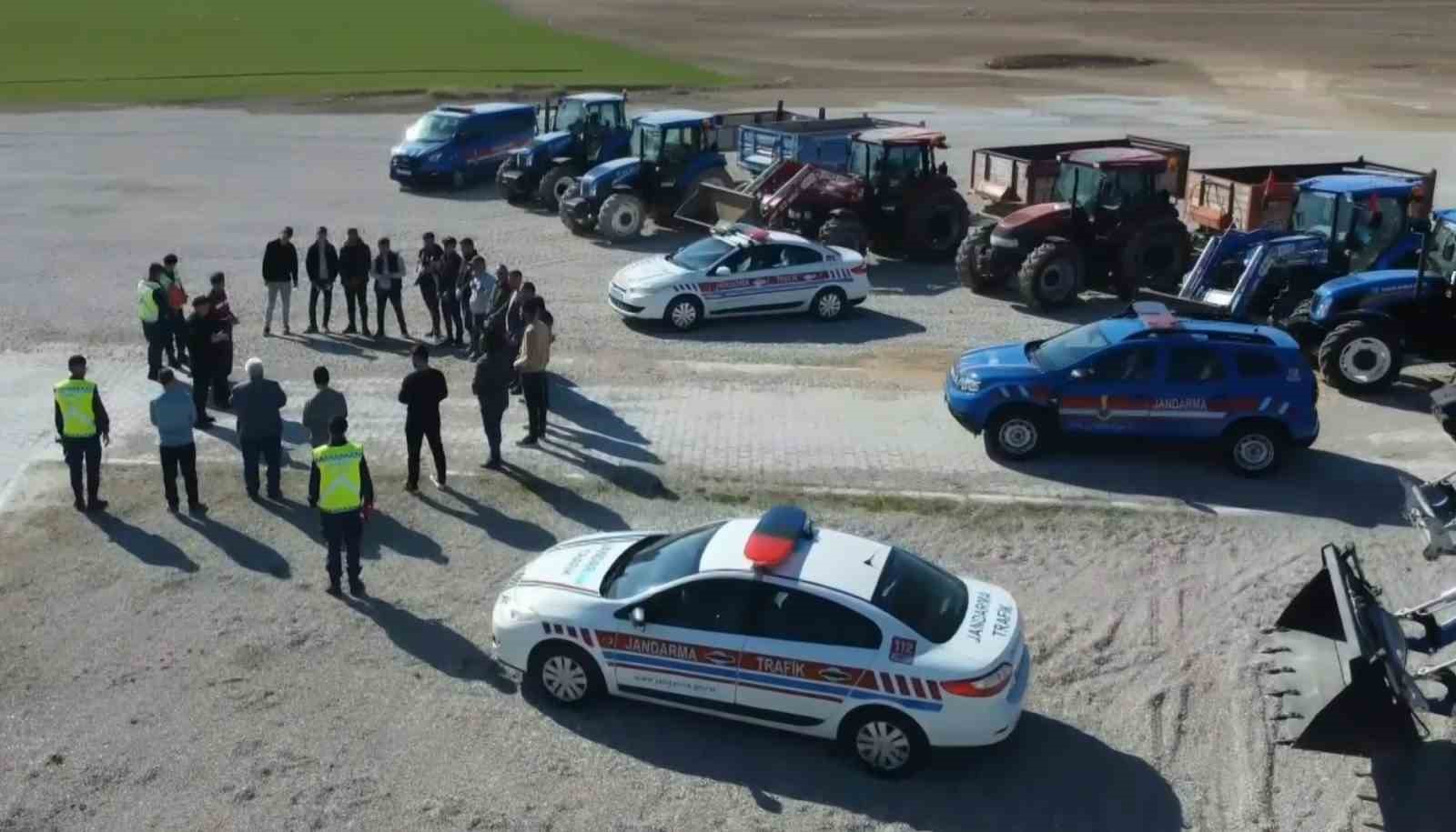 trafik jandarmasindan reflektor tak gorunur ol egitimi 0 3bqWS1Cz