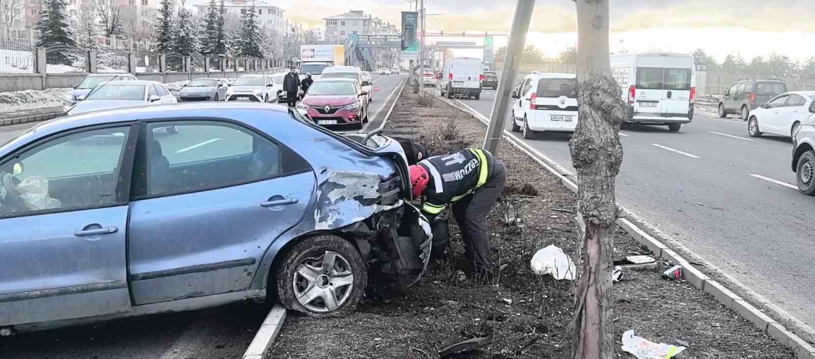 trafik kazasi sonrasi aractan kopan lpg tanki korku dolu anlar yasatti 1 KDnLyrNf