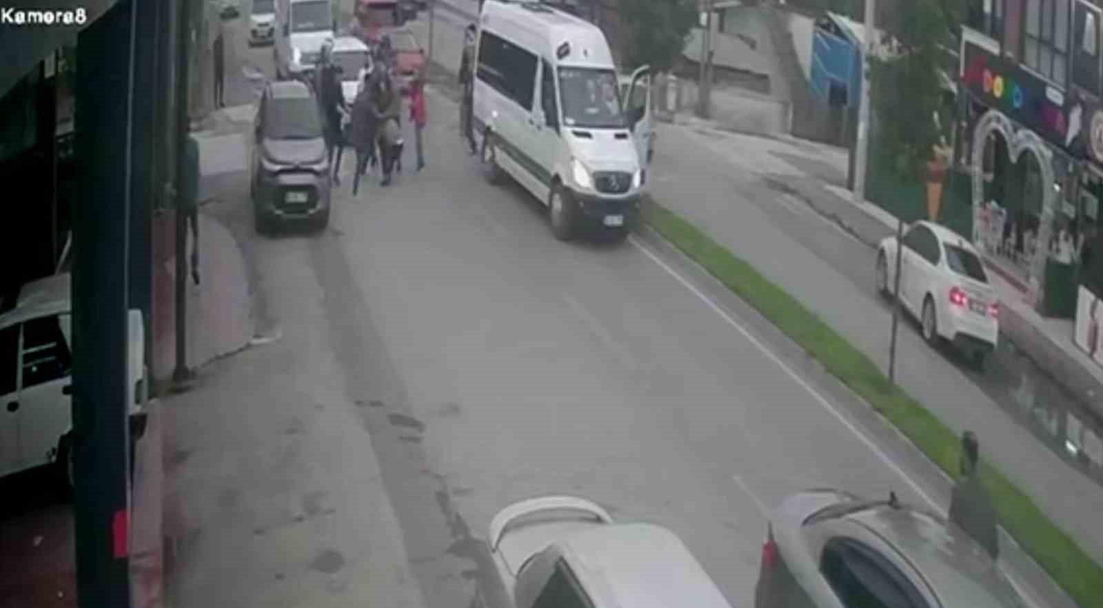 trafik kazasi sonrasi cikan kavgaya tazyikli su mudahalesi 1 g4QhahBH