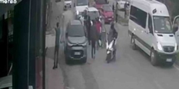 trafik-kazasi-sonrasi-cikan-kavgaya-tazyikli-su-mudahalesi-ajard4Fe.jpg