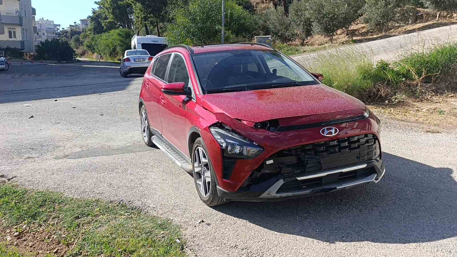 trafik kazasinda 9 aylik bebek hastaneye kaldirildi 2