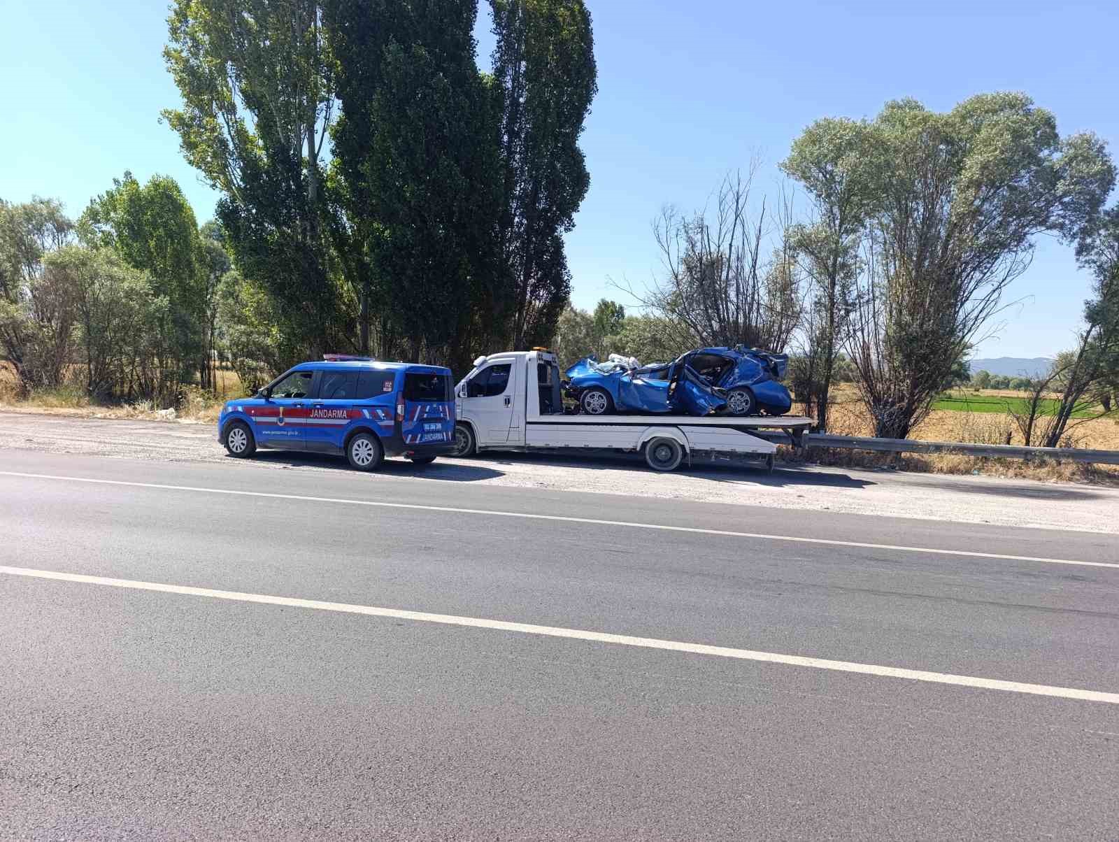 trafik kazasinda anne ve baba oldu 8 aylik bebek agir yaralandi 2 KRzsCUQK
