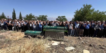 trafik-kazasinda-hayatini-kaybeden-anne-ogul-kahramanmarasta-son-yolculuguna-ugurlandi-6mTORPII.jpg