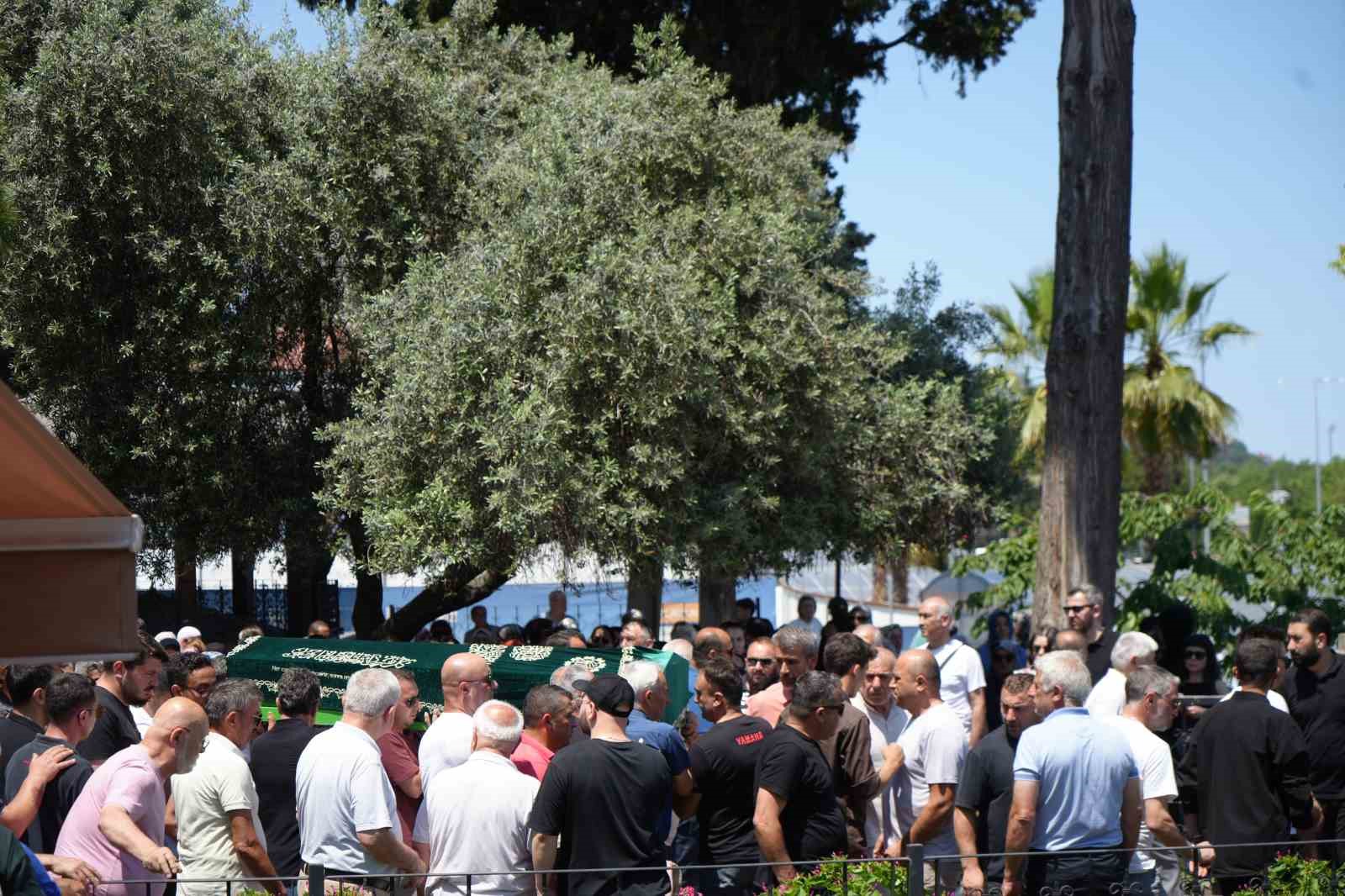 trafik kazasinda hayatini kaybeden genc motosikletci son yolculuguna ugurlandi 1 RMn38cj6